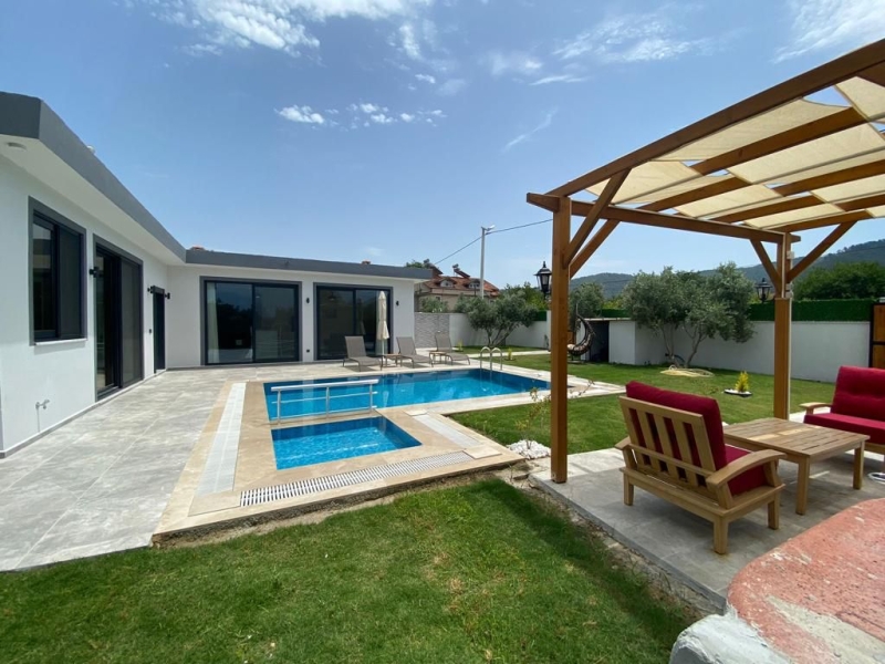 Villa Grey 1